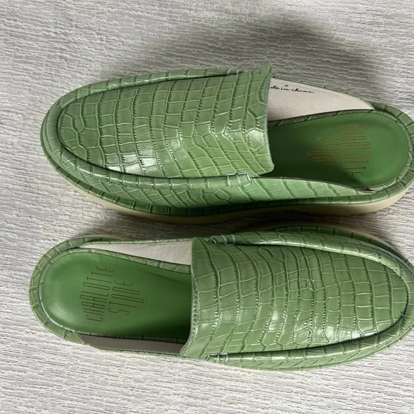 Charlotte Stone Duncan Backless Loafers - Light Green Alligator Design - Picture 7 of 7